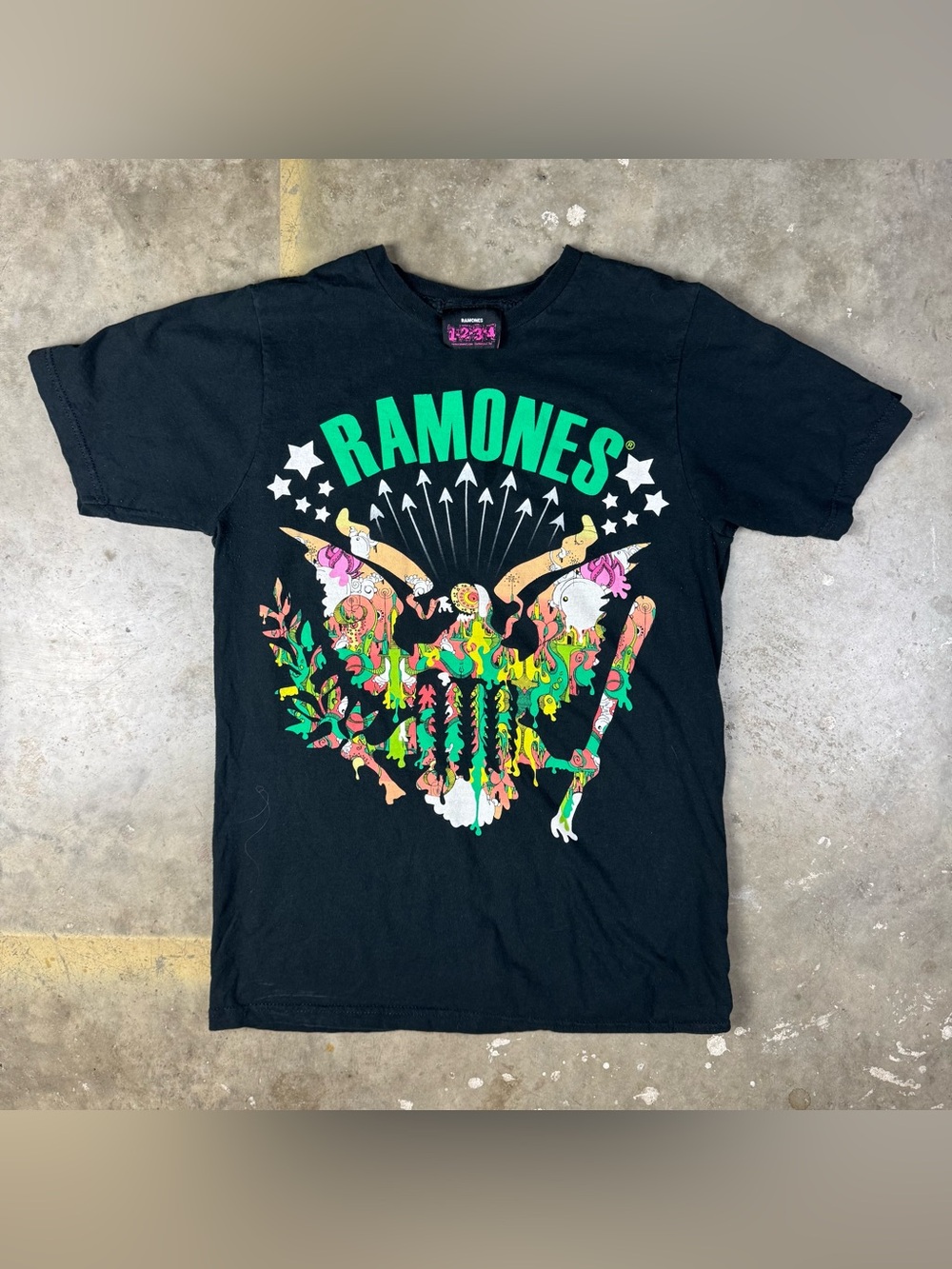 Ramones T-Shirt Size Medium Classic Punk Rock Alternative Band Merch Tee 2000s